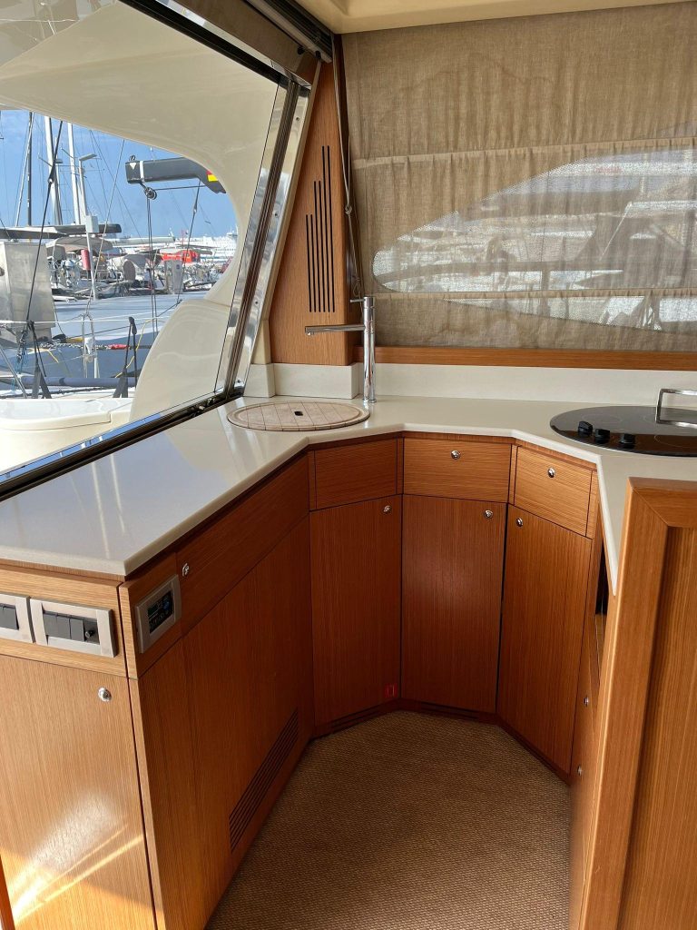 2010-ferretti-yachts-470-power-9521704-20240827053207821-1_XLARGE