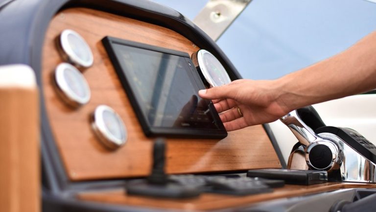 uploads_barcos_g28_accesorios_985x555_c_img-6278