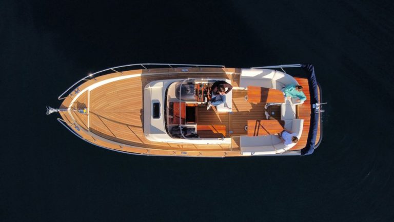 uploads_barcos_g30_exterior_985x555_c_dji-fly-20240221-100450-192-1708506310475-photo-optimized