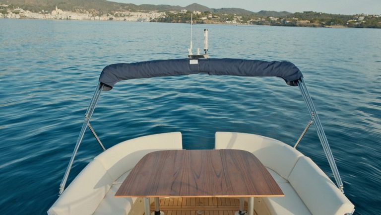 uploads_barcos_g30_exterior_985x555_c_dscf2985
