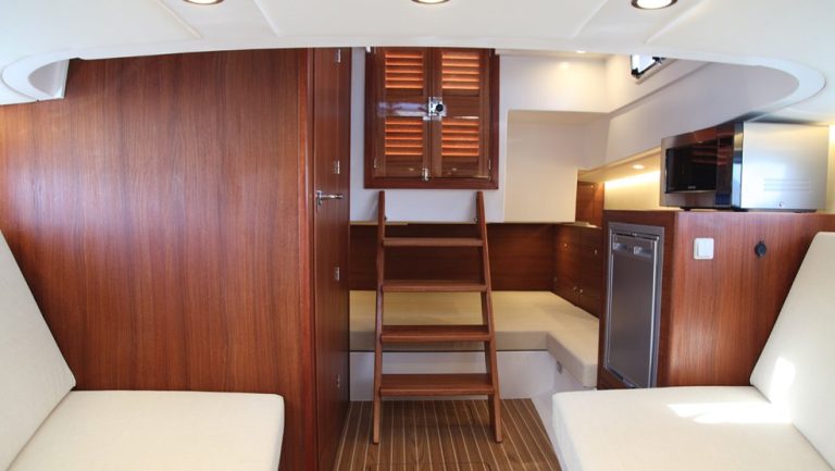 uploads_barcos_g30_interior_985x555_c_girbau-g30-315-1