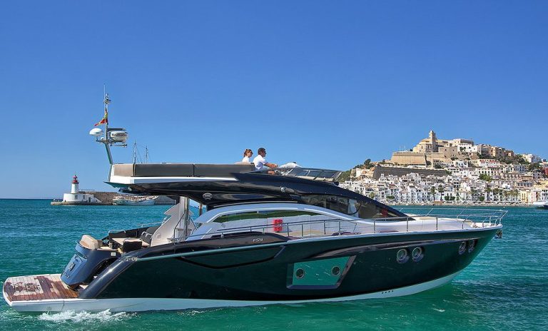 Barco_Ibiza_JPG-1900_01_2.jpg.1315x794_q85_box-0,17,1000,621_crop_detail