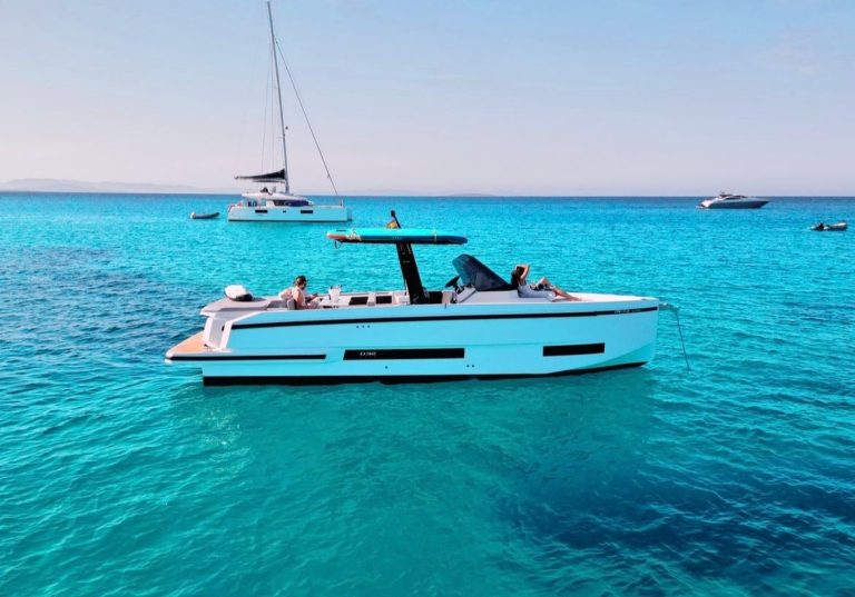 2024-de-antonio-yachts-d32-power-723356-20250408001830619-7_XLARGE (7)
