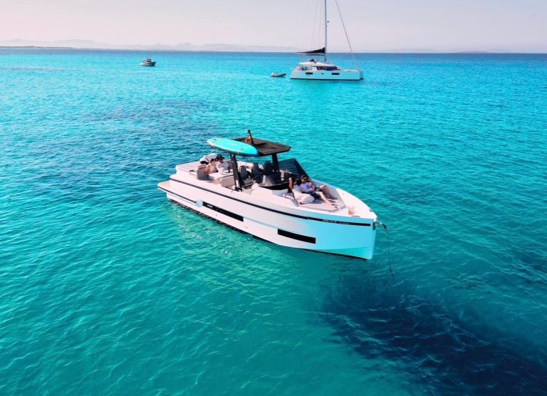 2024-de-antonio-yachts-d32-power-723356-20250408001831633-8_XLARGE (7)