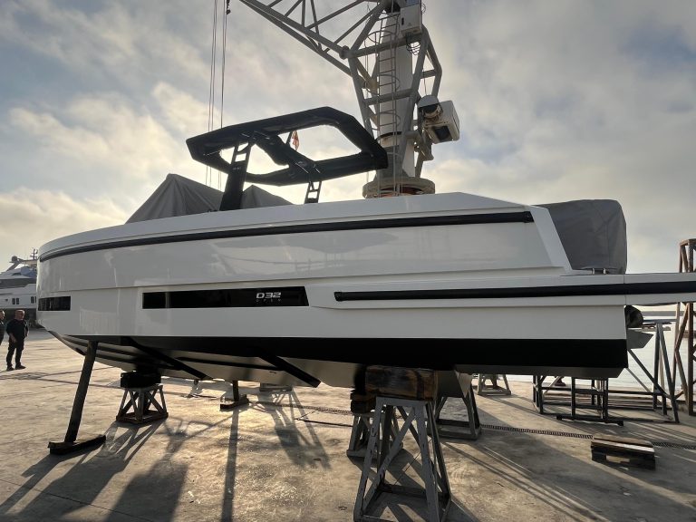 2024-de-antonio-yachts-d32-power-723356-20250423144158437-0_XLARGE