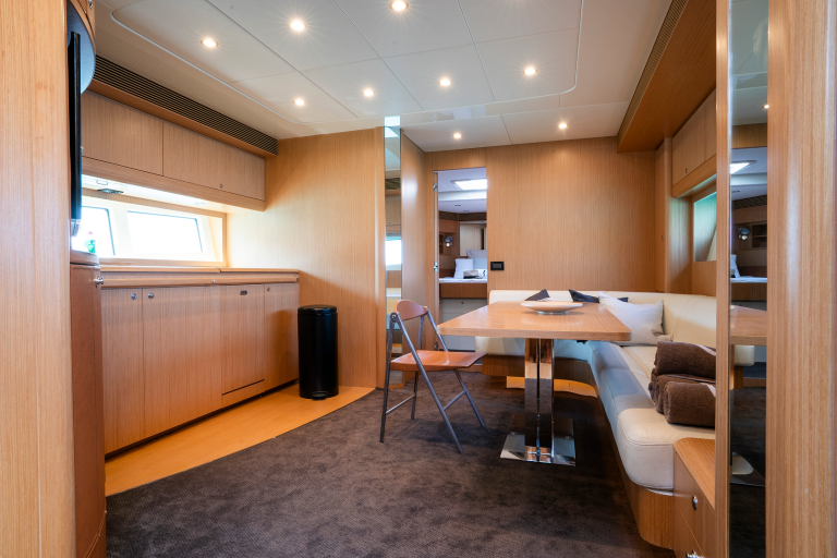 681080f6c3ff3ab8171e640c_SMART YACHTS_19