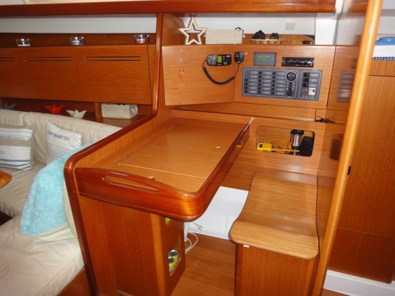 Beneteau-Cyclades-39.3-17-1024x768