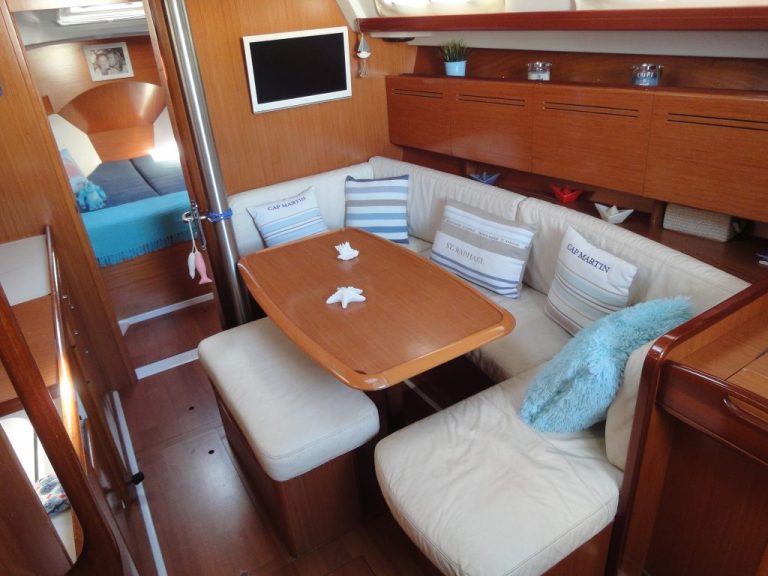 Beneteau-Cyclades-39.3-18-1024x768