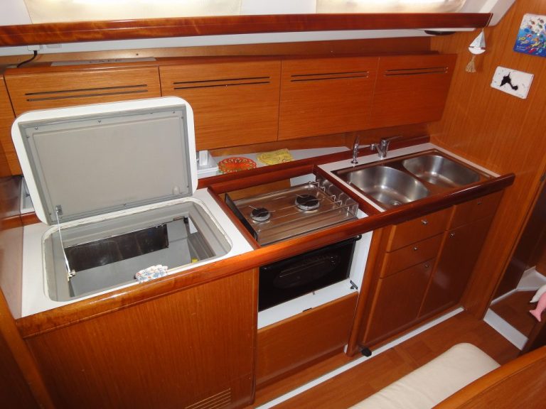 Beneteau-Cyclades-39.3-20-1024x768