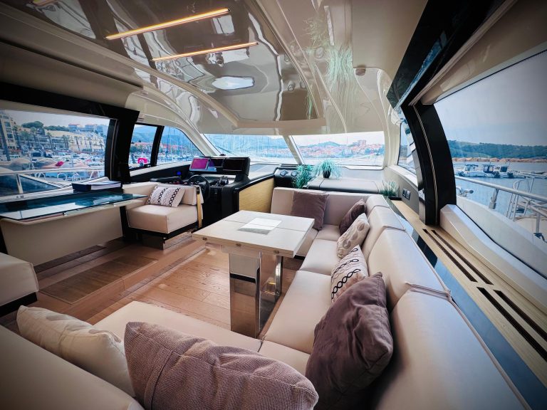 2016-ferretti-550-power-9836707-20250612080152135-1_XLARGE