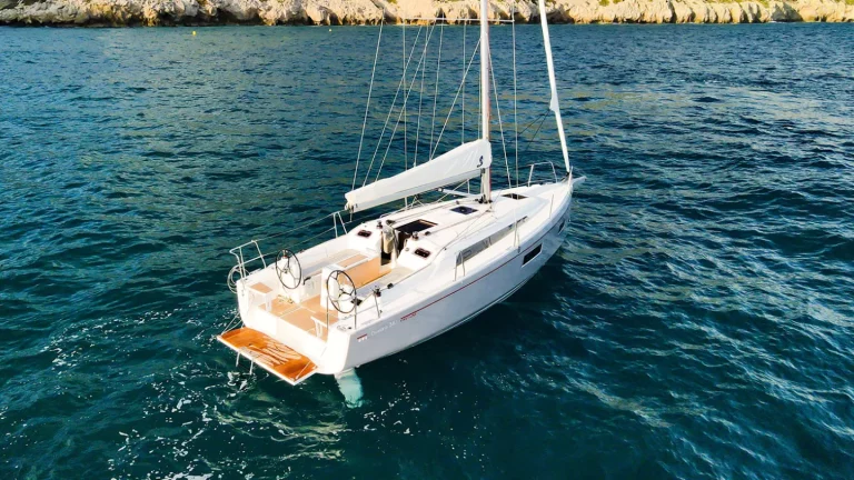 oceanis341-ext1.jpg