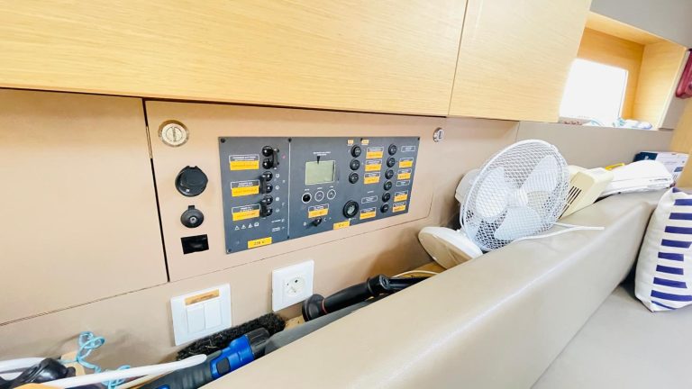 beneteau-oceanis-38-28_1755605877251