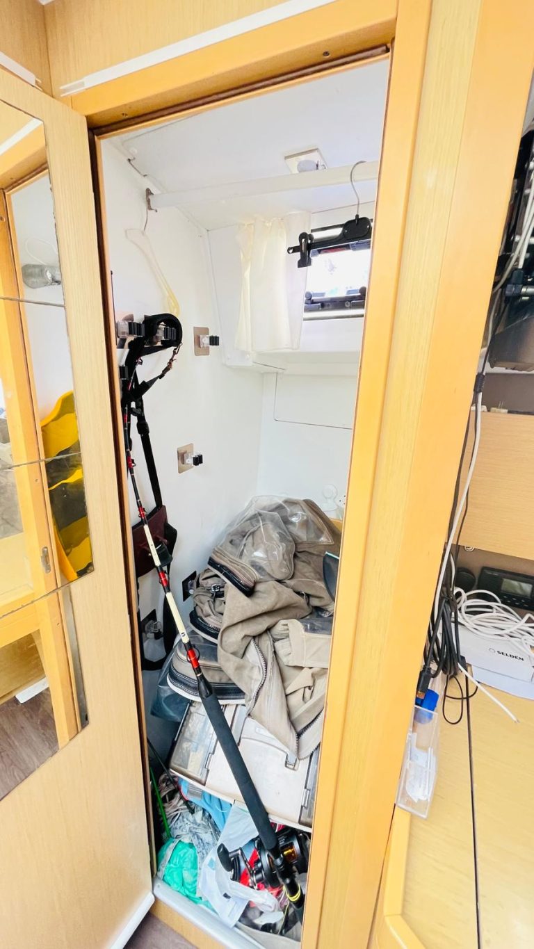 beneteau-oceanis-38-31_1755605877674