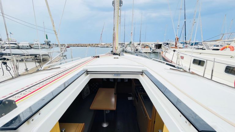 beneteau-oceanis-38-3_1755605873520