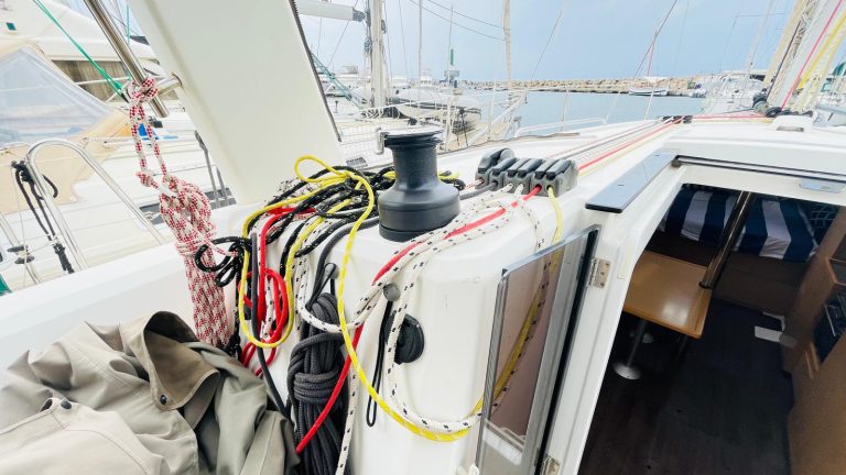 beneteau-oceanis-38-49_1755605880251