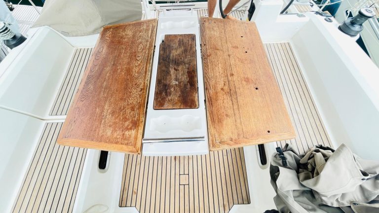 beneteau-oceanis-38-7_1755605874189