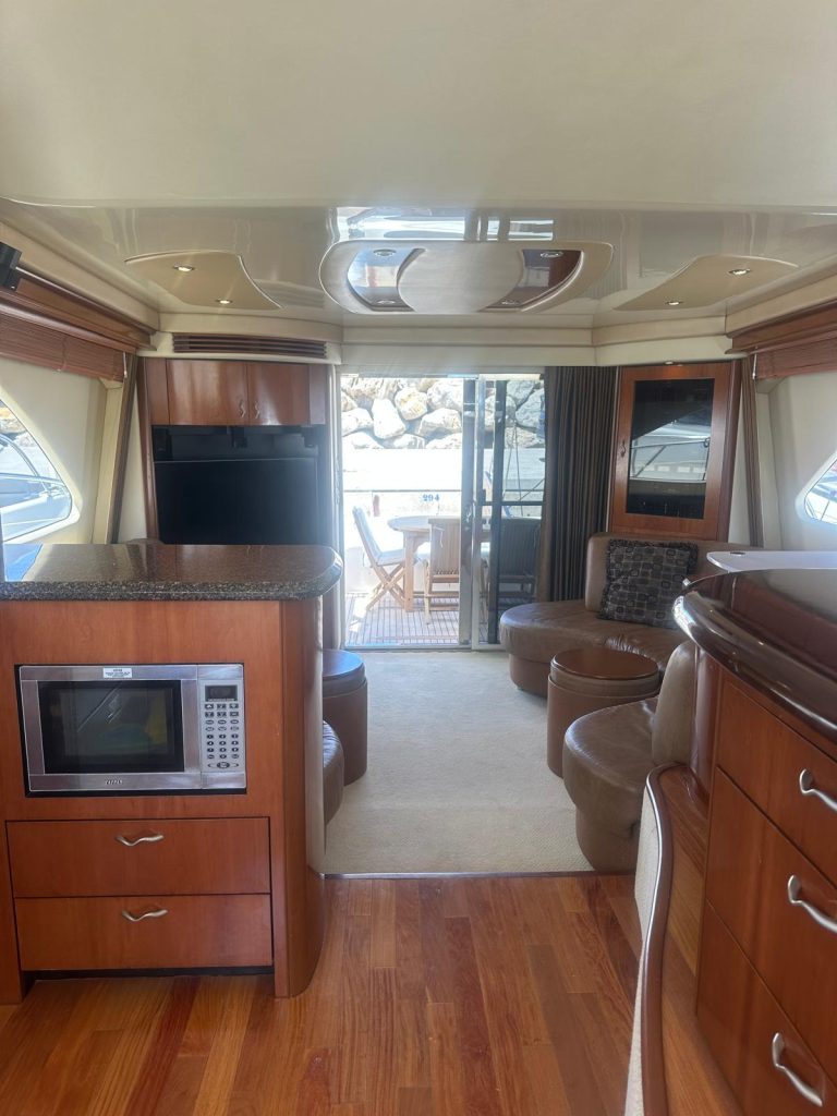 sea-ray-58-sedan-bridge-0_1756138433651