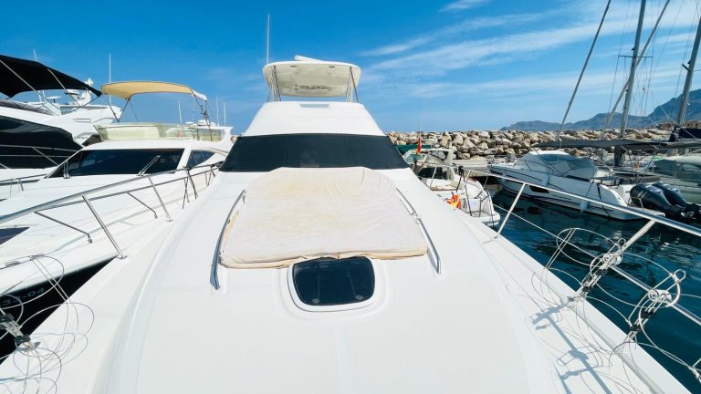 sea-ray-58-sedan-bridge-17_1756138436112