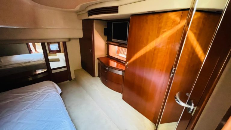 sea-ray-58-sedan-bridge-18_1756138436242