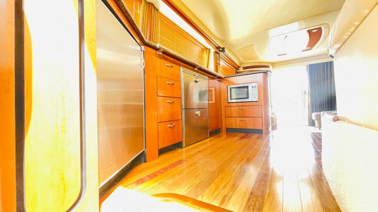 sea-ray-58-sedan-bridge-24_1756138437090