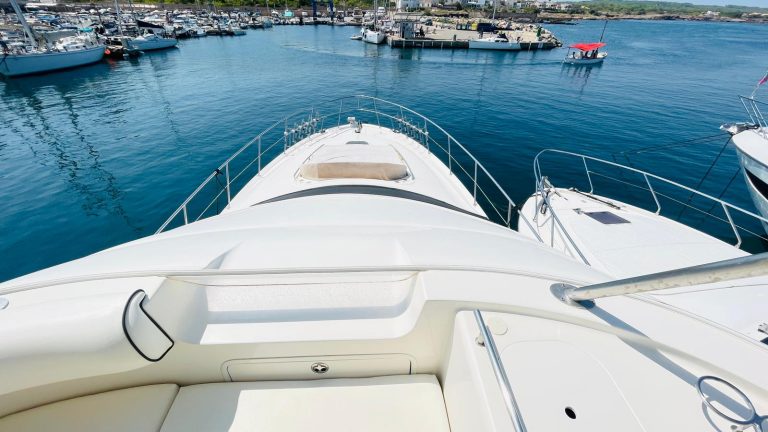 sea-ray-58-sedan-bridge-39_1756138439191