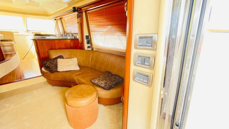 sea-ray-58-sedan-bridge-41_1756138439478