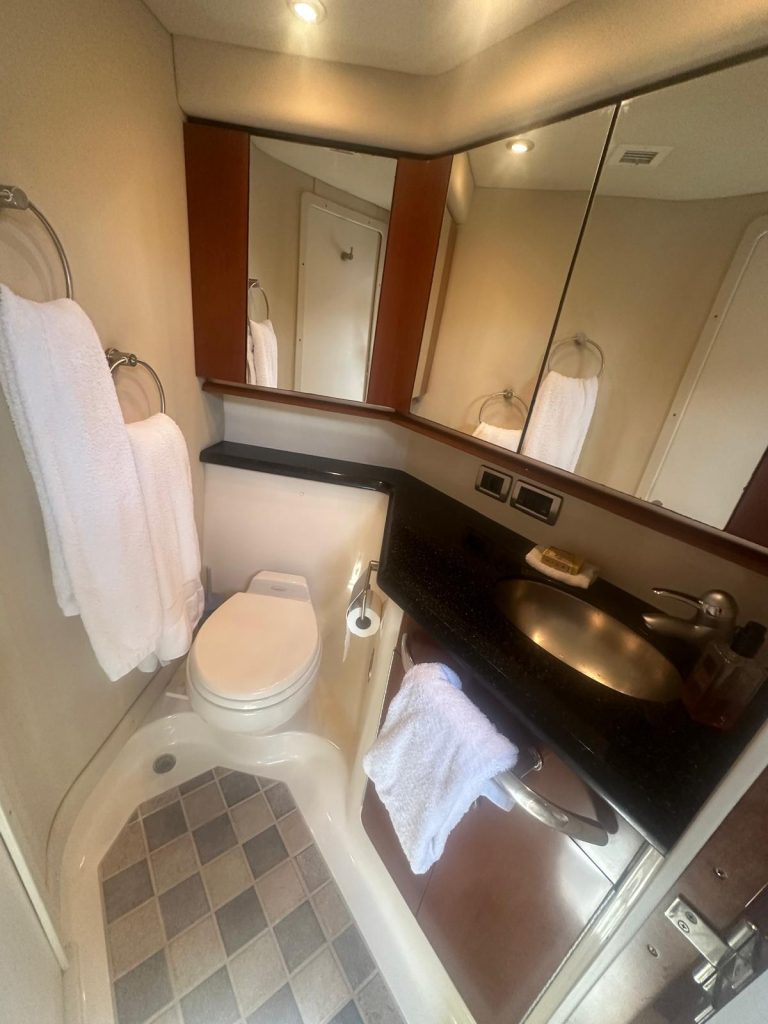 sea-ray-58-sedan-bridge-5_1756138434413