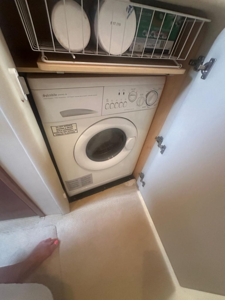 sea-ray-58-sedan-bridge-7_1756138434711