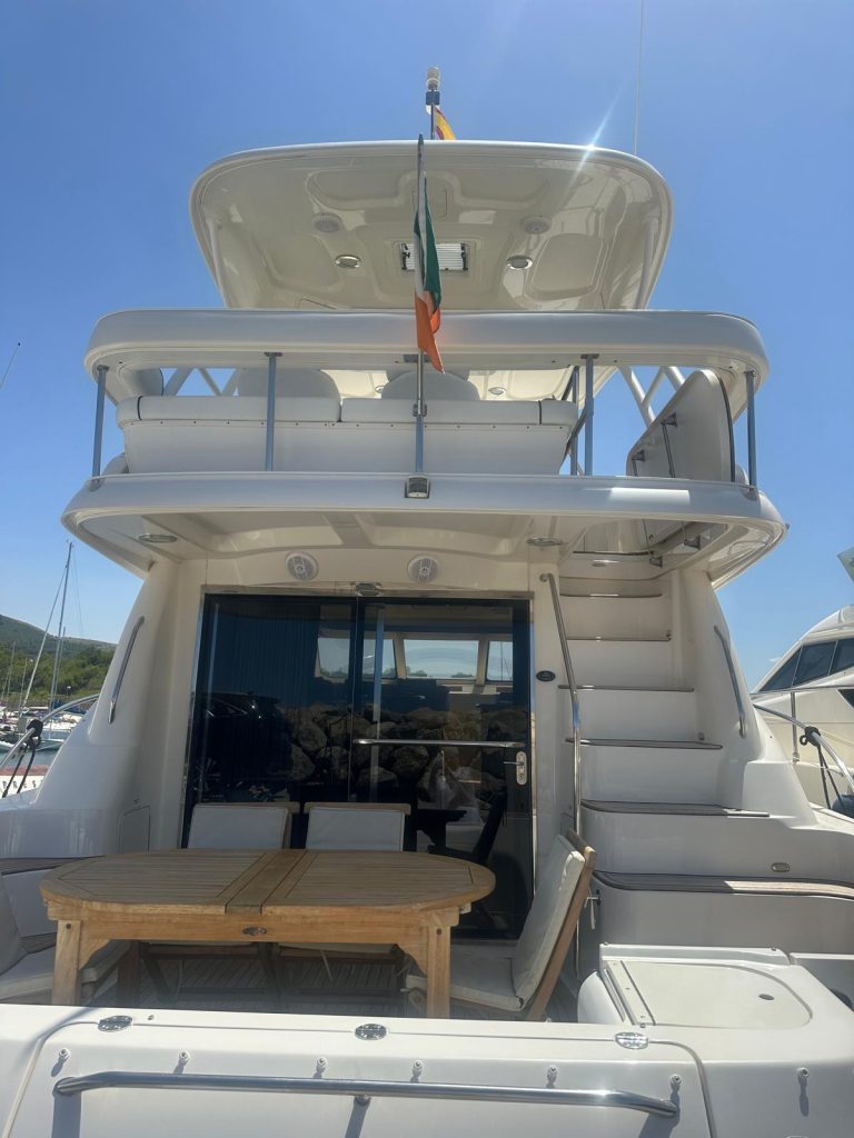 sea-ray-58-sedan-bridge-8_1756138434852