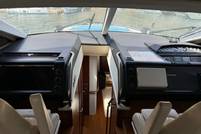 2006-princess-yachts-v70-power-7047100-20240905091508124-1_XLARGE