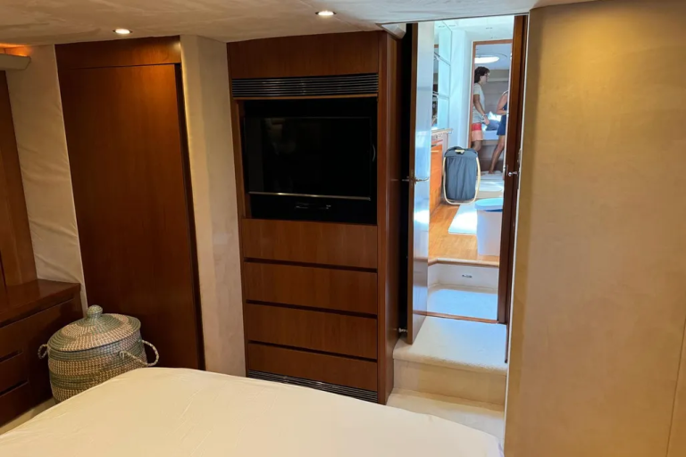 2006-princess-yachts-v70-power-7047100-20240905091553198-1_XLARGE