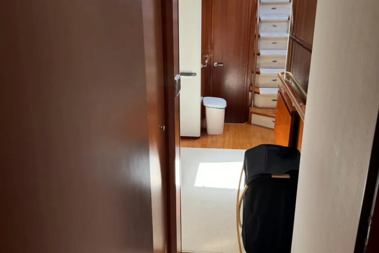 2006-princess-yachts-v70-power-7047100-20240905091604158-1_XLARGE