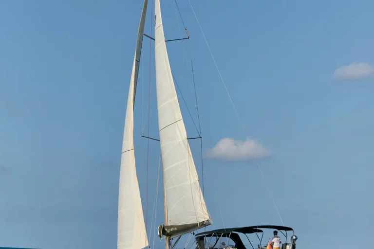 2021-dufour-470-sail-9827708-20250609034313772-1_XLARGE