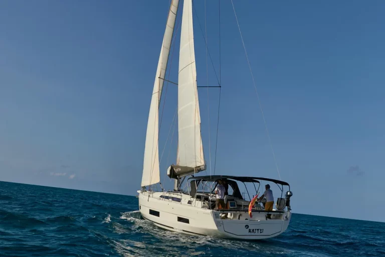 2021-dufour-470-sail-9827708-20250609034457100-1_XLARGE