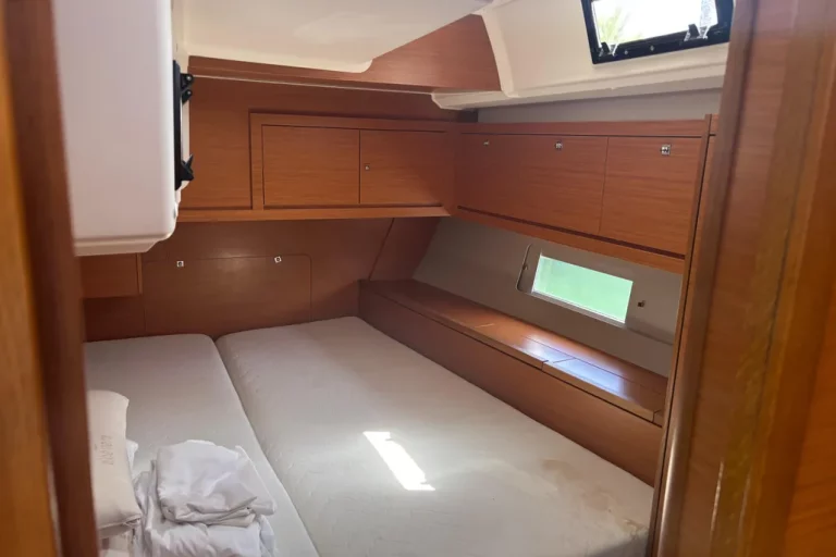 2021-dufour-470-sail-9827708-20250623034158950-1