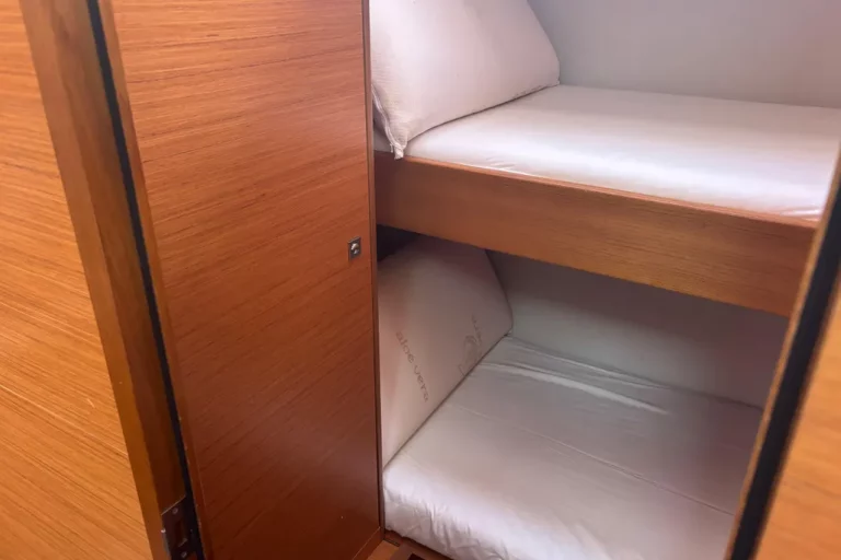 2021-dufour-470-sail-9827708-20250623034527201-1