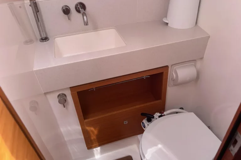 2021-dufour-470-sail-9827708-20250623034654148-1