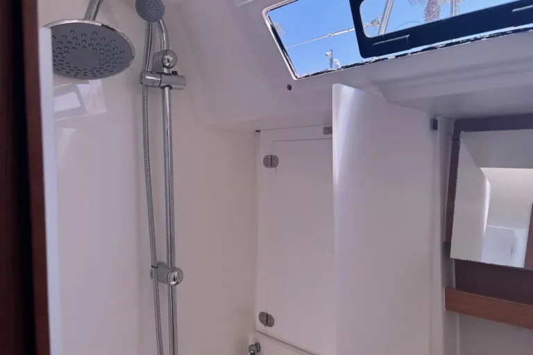 2021-dufour-470-sail-9827708-20250623034717996-1