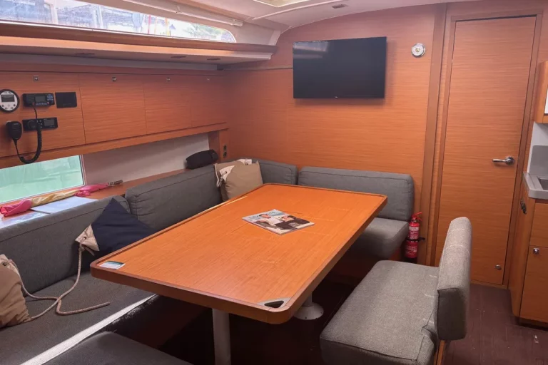 2021-dufour-470-sail-9827708-20250623034728685-1