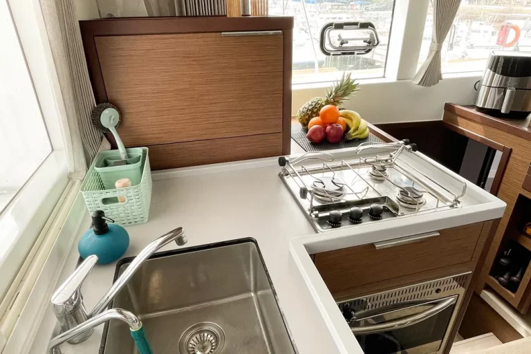 2022-lagoon-40-sail-9340640-20240415091027328-1_XLARGE