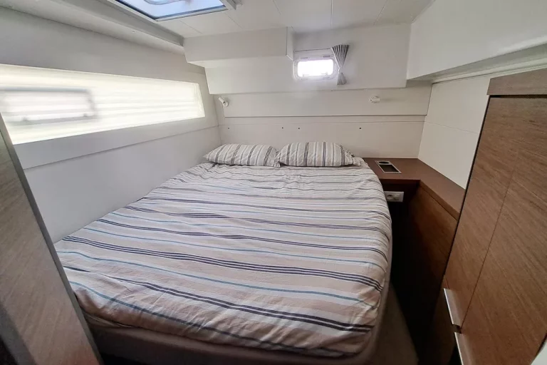 2022-lagoon-40-sail-9340640-20240415091219947-1_XLARGE