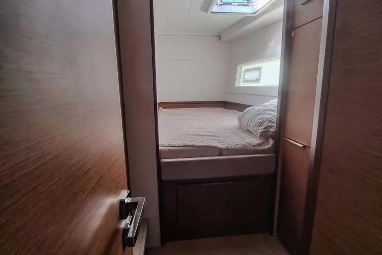 2022-lagoon-40-sail-9340640-20240415091232170-1_XLARGE