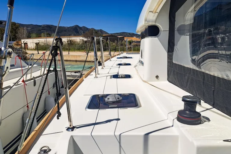 2022-lagoon-40-sail-9340640-20251002053006857-1