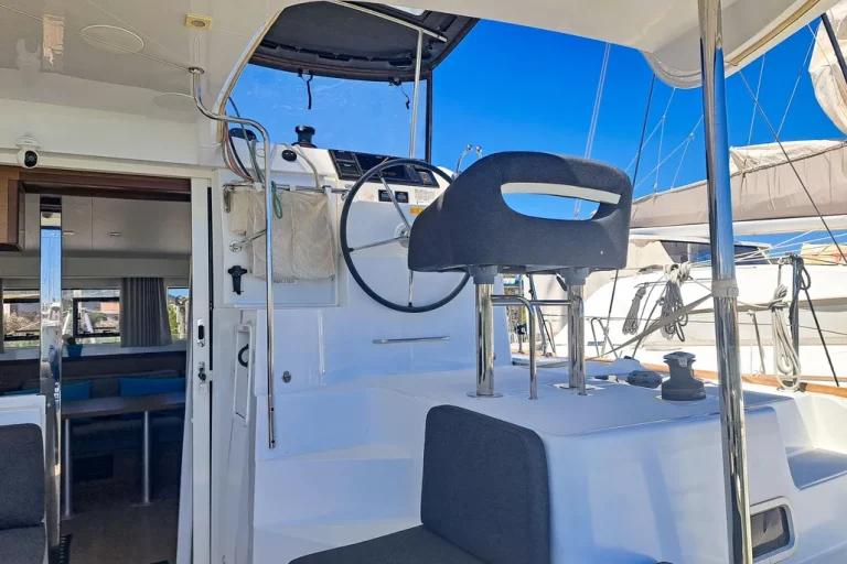 2022-lagoon-40-sail-9340640-20251002053502523-1