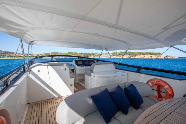 maiora-31dp-motor-yacht-flybridge-0085 (1)