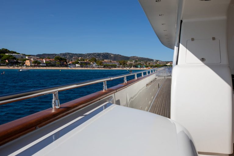 maiora-31dp-motor-yacht-main-deck-0075 (1)