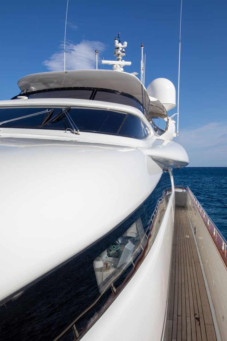 maiora-31dp-motor-yacht-main-deck-0107 (1)