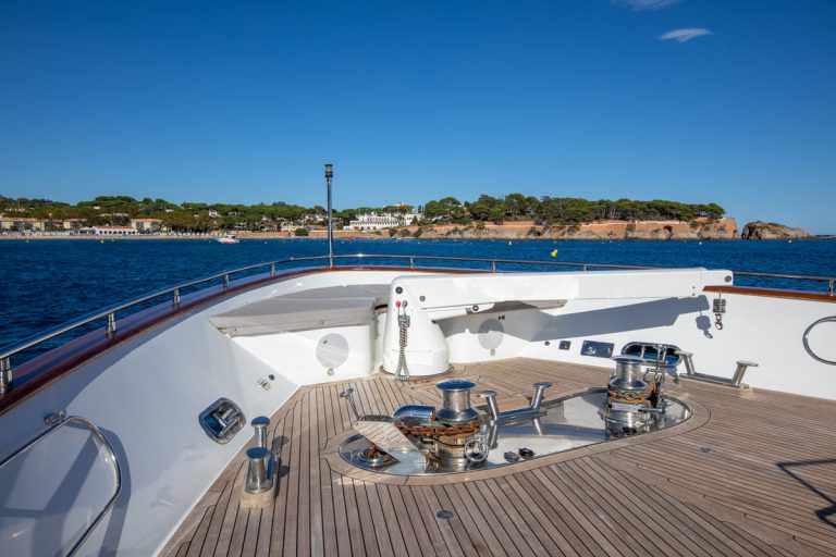 maiora-31dp-motor-yacht-main-deck-0115 (1)