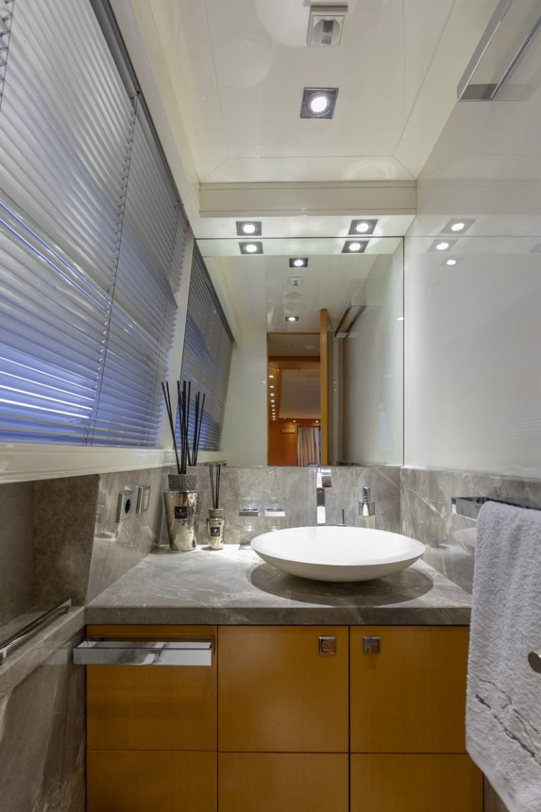 maiora-31dp-motor-yacht-salon-0309