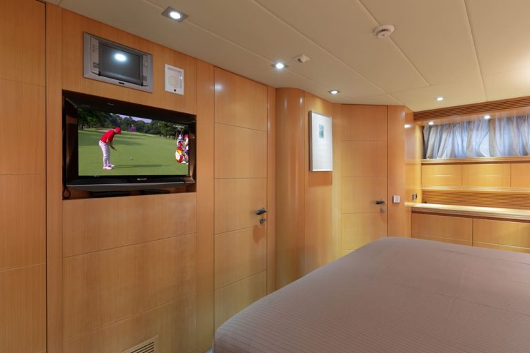 maiora-31dp-motor-yacht-vip-cabin-0218